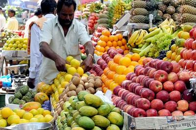 Prices of veggies, fruits surge in Bangalore