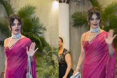 Priyanka Chopra Stuns in Saree, Scolds Security for Pushing Paps at Brother's Wedding Function | Watch