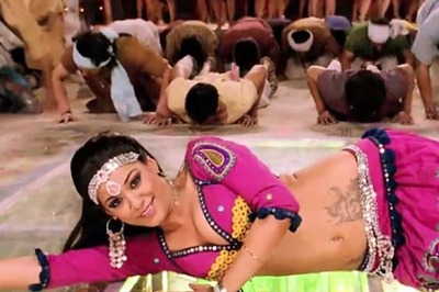 Rowdy Rathore: Watch item number 'Pritam Pyaare'
