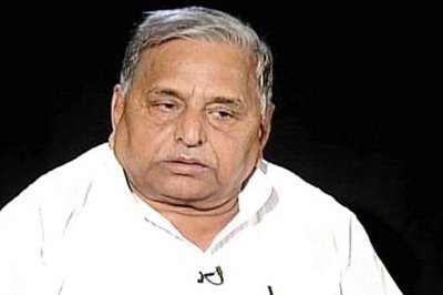 75-feet-long cake, Victorian 'buggy' from London for Mulayam's 76th birthday