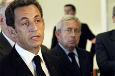 Prospect of finding survivors slim, admits Sarkozy