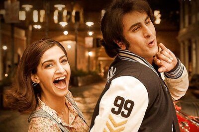 Sanju Success Party: Ranbir Kapoor, Rajkumar Hirani, Manisha Koirala, Dia Mirza Attend the Bash