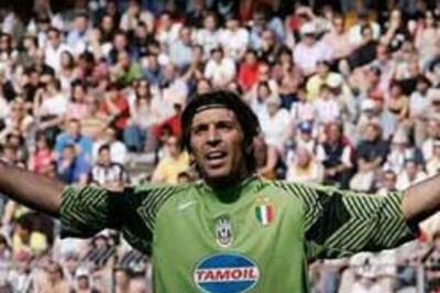 Buffon prefers to stay at Juventus
