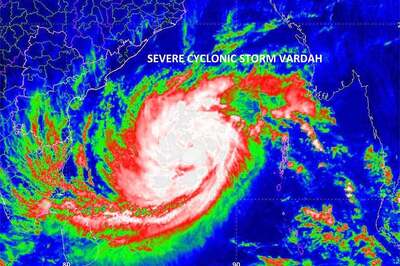 Andhra Pradesh Govt Braces to Face Cyclone Vardah