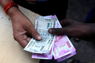 Rupee Slumps 33 Paise to Rs 74.74 Against US Dollar in Early Trade