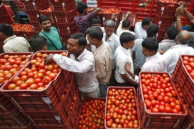 Delhi Govt Orders Daily Inspections to Check Hoarding of Tomatoes, Onions