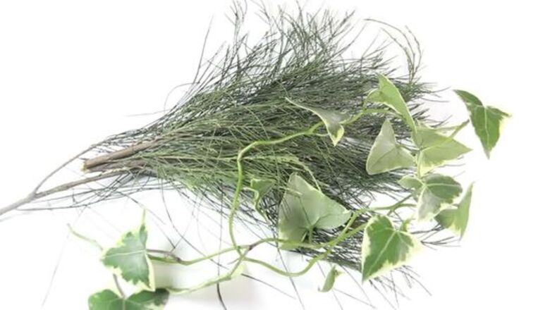 How to Make an Evergreen Wreath