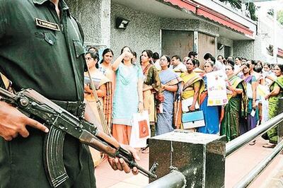 Chennai: Visa seekers throng US Consulate