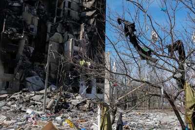 52 Dead After Russian Missile Strike on Train Station Amid Civilians Fleeing Eastern Ukraine
