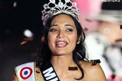 Ms France gives up crown over ‘lewd’ pics