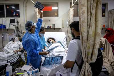 India Records 4,03,738 New Covid-19 Cases, 2,42,362 Deaths