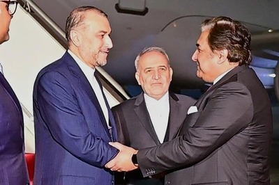 Iran's FM In Islamabad to Hold Talks with Pakistan Counterpart after Tit-for-Tat Air Strikes