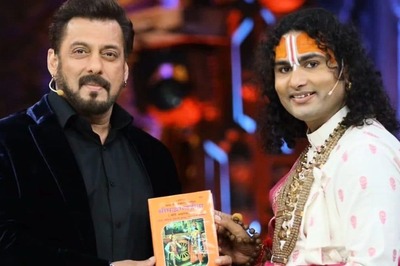 Salman Khan Gets Bhagwat Gita From Aniruddhacharya On Bigg Boss 18, His Reaction Goes Viral