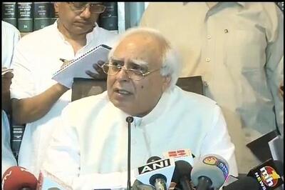 Kapil Sibal criticises Planning Commission's definition of poverty