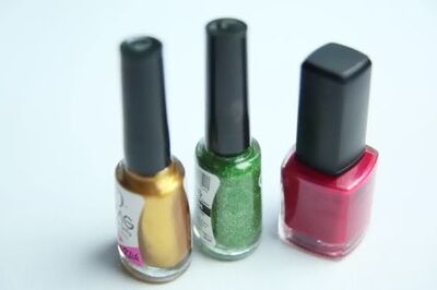 How to Color Block Your Nails