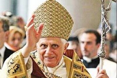 Pope invites Muslim leaders for talks