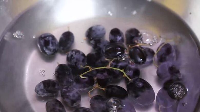 How to Make Frozen Grapes