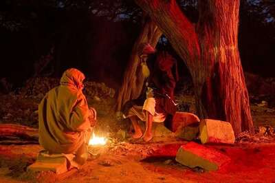 Delhi Weather: Minimum Temperature Drops to 4.2 Degree C, Fog Disrupts Traffic Movement