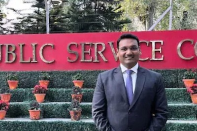 Meet IAS Ashish Kumar Singhal, Who Cleared UPSC After 4 Failed Attempts