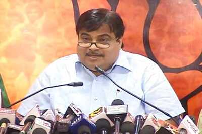 Seal border with Bangladesh: Gadkari