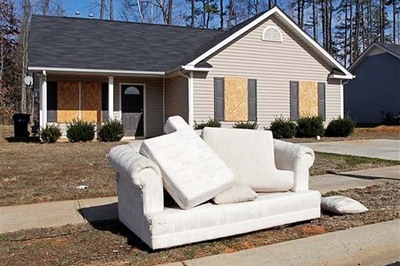 US man arrested for sex with sofa on the street