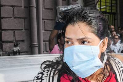 SSC Scam: Sacked Bengal Minister's Aide Arpita Mukherjee Cries, Puts Up A Fight Before Entering Hospital