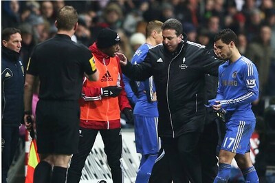 Bizarre red card overshadows Swansea's Cup win over Chelsea