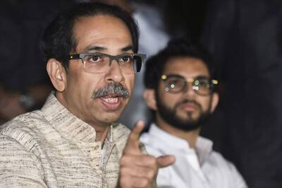 Don't Leave, State Will Help You: Maharashtra CM Uddhav Thackeray Assures Migrant Workers