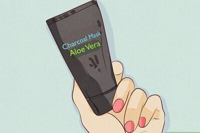 How to Apply a Charcoal Mask