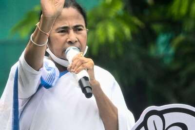 For Better ‘Track’ Record: West Bengal CM Mamata Banerjee to Launch New System for Public Vehicles Tomorrow