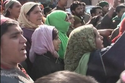 J&K: Women arrested without lady constables, locals protest