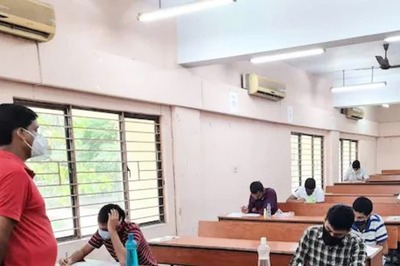 Students at Jadavpur University Protest Offline Exams, Authorities Suggest Open-Book Test