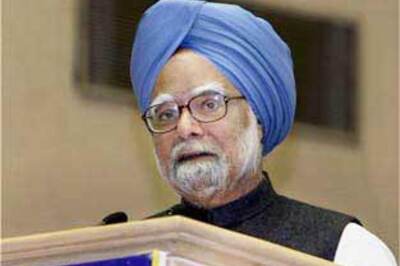 PM casts vote in Guwahati, sure of Cong's win