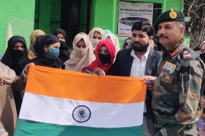 Tricolour Stitched in North Kashmir: Residents’ Gift to Chinar Corps Commander for Infra Devpt