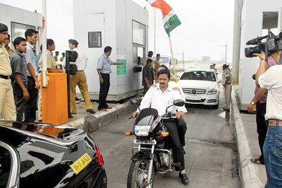 Mumbai: MNS bikers break all rules on sea link