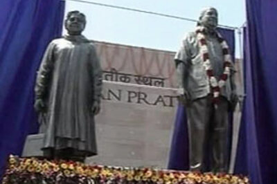Statue building spree: UP chief secy apologises to SC