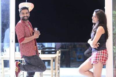 'Dhillukku Dhuddu' Review: It Is a Poor Horror Comedy