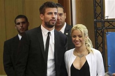 Singer Shakira pregnant with first child