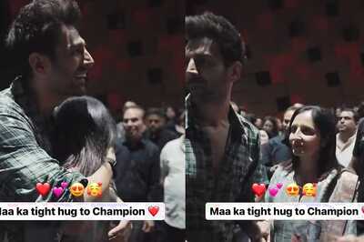Chandu Champion: Kartik Aaryan Hugs His Emotional Mother During A Special Screening, Watch Viral Video