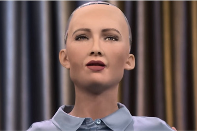 In Kolkata, World’s First Humanoid Sophia Says She Wants to Taste Mishtidoi