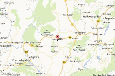Armed Maoists set 15 trucks on fire in Dantewada
