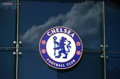 Chelsea fan apologises over Paris Metro racism