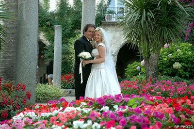 On Facebook, wife learns of husband's 2nd wedding