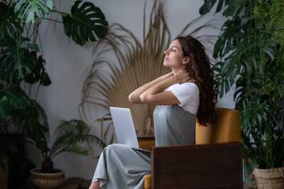 5 Pressure Points You Must Know For Natural Muscle Pain Relief