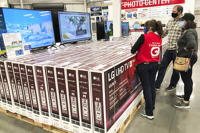 Consumer Spending Up A Slight 0.5% As Virus Maintains Grip