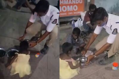 Act of Kindness: Hyderabad Cop Offers His Lunchbox to Destitute Kids on Road, Video Goes Viral