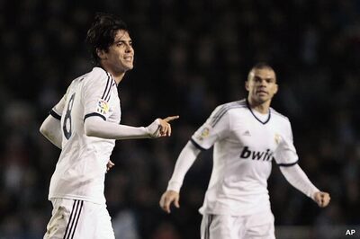 Kaka rescues Madrid for 2-1 win at Deportivo