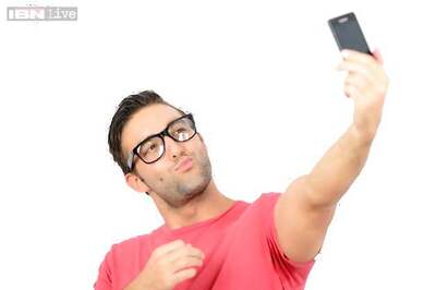 UK voters asked not to take selfies at polling booths
