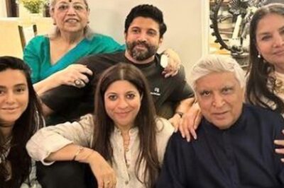 'Hum Sab Saath Saath Hain': Shabana Azmi, Javed Akhtar, Honey Irani, Farhan, Shibani Pose for Epic Family Pic