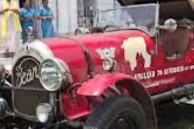 Australian Couple, Travelling The World In A 1924 Car, In Bengal's Murshidabad